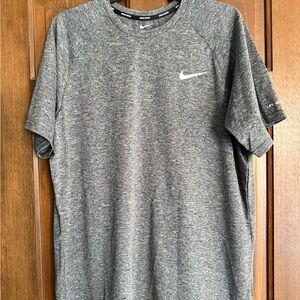 Nike Men's Heather Gray Short Sleeve Tee